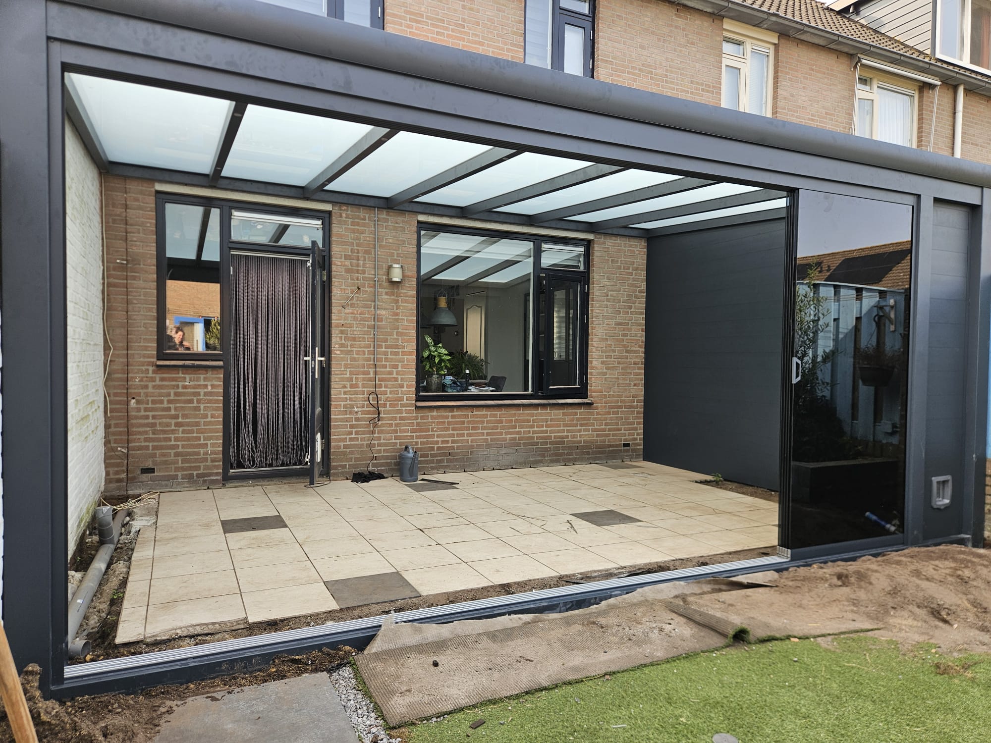 Aluminium veranda met helder dak